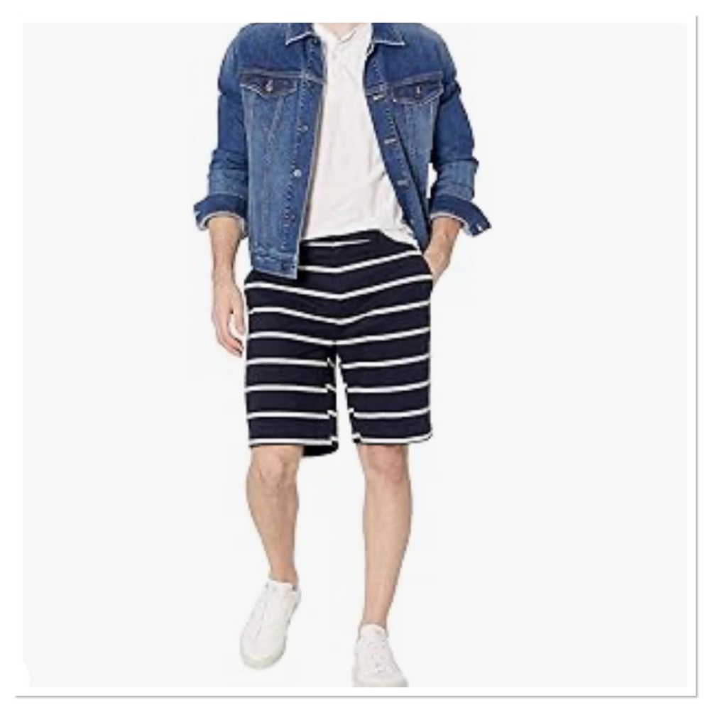Men’s Classic  Fit Flat Front Shorts Amazon Essentials
